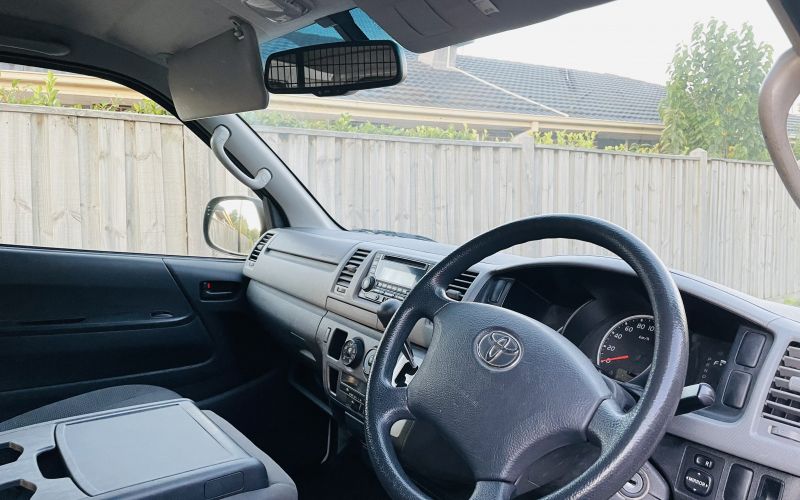 Used Toyota Hiace Automatic 2013 Petrol Used Toyota Hiace Automatic 2013 Petrol